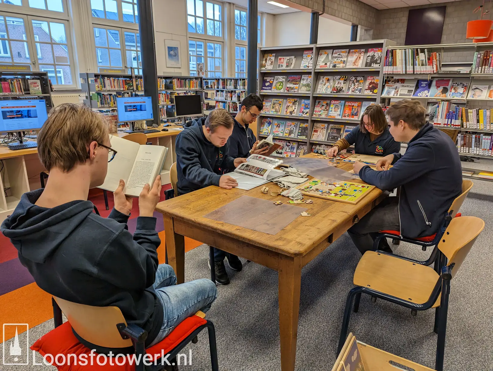 Toppers bij de bibliotheek