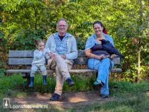 Welkom bij Loonsfotowerk 2 Op het bankje: Odin, de raaf die een maatje is