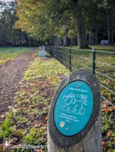 Welkom bij Loonsfotowerk 2 Omheind losloopveld aan de Kasteellaan en poepzakjes in Molenwijk